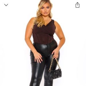 V neck spandex thick strap crop top